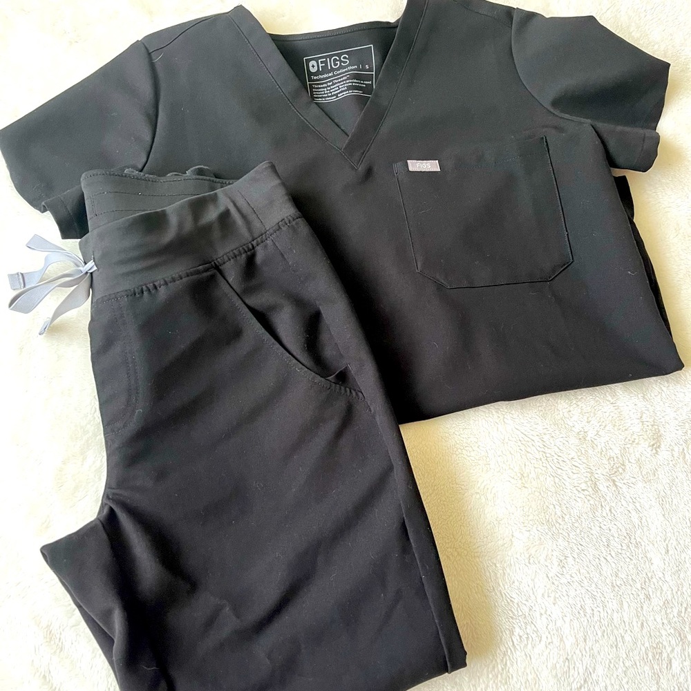 Figs Scrub Set